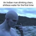 Hombre en la india toma agua sin cagada