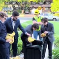 Metiendo montones de plátanos en la peli de los Minions