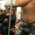 cosas raras en el metro